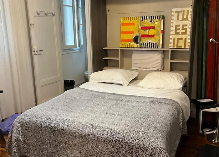 Appartement, Tour Eiffel Daire *